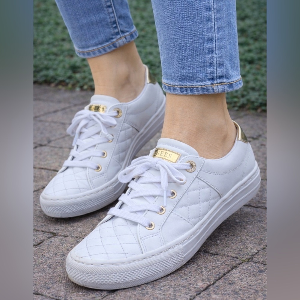 -GUESS Loven Lace Up White Quilted Design & Gold w/ Rhinestone Sneakers Women 8M